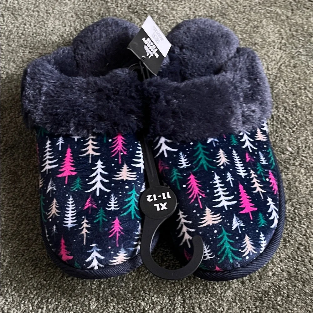 Cozy Tree Pattern Slippers - Picture 1 of 1